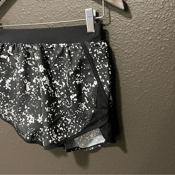 Women's UA Fly-By 2.0 Printed Shorts - Picture 9 of 11